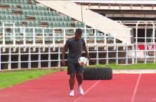 Afrikalik futbolchi Uolkott rekordini yangiladi (VIDEO)
