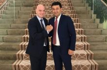 Умид Ахмаджонов встретился в Дохе с президентом ФИФА Жанни Инфантино