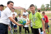 Andijon viloyat futbol associaciyasi “Bolalar uyi”da bayram tadbiri tashkil etdi