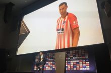 "Atletiko" yangi futbolchilarini tanishtirdi