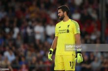 Karrager: "Alisson o'z o'yini bilan "Liverpul"ga ishonch bag'ishlamoqda"