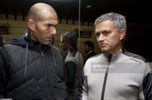 Zinedin Zidan Mourinyuga qo'ng'iroq qildi