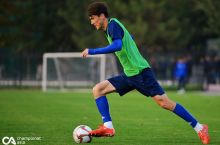 "Arsenal"ga o'tishiga qarshilik qilgan Karpin va Kuperning futbolchilar bilan til topishishi - Eldor SHomurodov