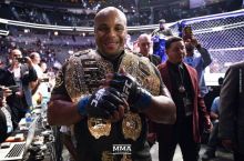 Olamsport: G'ofur Rahimov va uning tarafdorlari, Korme UFCda jang qildi va boshqa xabarlar