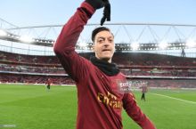 Mesut O'zil Osiyoda 50 mln evrodan ko'proq maosh olishi mumkin edi