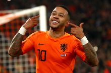 Depay terma jamoasini “elkasida ko'tarib yuribdi”
