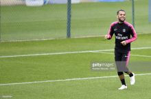 Dani Alves "Barselona"ning ideal futbolchisi qanday bo'lishi kerakligini aytdi