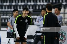 Сон Хён Мин присоединился к тренировкам сборной ФОТО
