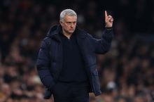 Mourinyu A Seriyadan yarim himoyachi xarid qilmoqchi