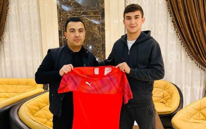Маҳмудҳожиев «Навбаҳор»га ўтди Маҳмудҳожиев «Навбаҳор»га ўтди