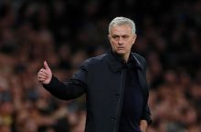 Mourinyu "Tottenxem" rahbariyatidan markaziy himoyachi sotib olishni talab qildi