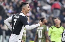 Ronaldu milliard dollar ishlagan tarixdagi ilk futbolchi bo'lishga yaqin