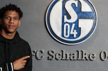 "SHalke" "Barselona" futbolchisini o'zida olib qolmoqchi