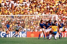 Мутолаа учун. ЖЧ-1982: Бразилия - Италия учрашуви футболни ўзгартириб юборган
