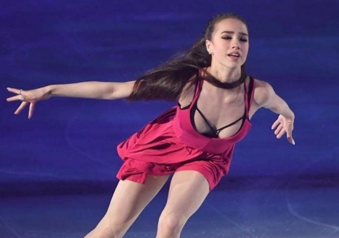 Men toliq figurali ayollarni yaxshi koraman. Erotik rasmlar. Ajoyib eshaklar bilan porno