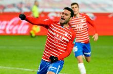 La Liga. Uch nafar futbolchi maydondan chetlatilgan o'yinda "Granada" "Valensiya"ni yutdi 