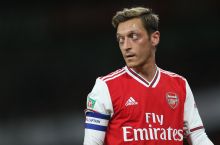 O'zil "Arsenal" futbolchilari va xodimlari bilan xayrlashdi. Uning keyingi manzili aniq