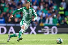 "Liverpul" "Betis" futbolchisiga qiziqmoqda