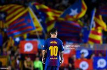 Месси "Барселона" билан шартнома имзолаш учун Каталонияга қайтди
