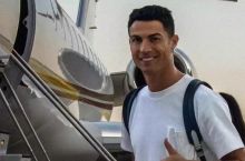 Ronaldu Manchesterga etib bordi, uni sobiq futbolchi kutib oldi