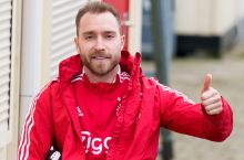 Eriksen "Ayaks" bilan mashg'ulot o'tkazmoqda