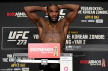 Olamsport: UFC 273 turniri ishtirokchilari taroziga chiqishdi, Sterling vazn o'lchashda yig'lab yubordi va boshqa xabarlar