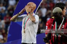 “Milan” ustozining oltin medali stadionda o'g'rilandi. U g'oliblikni marhum otasiga bag'ishlagandi