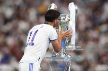 Asensio "Milan" qiziqishlari doirasida