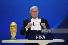 Yozef Blatter: "Jahon chempionatining Qatarga topshirilishi xato bo'lgan"