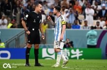 Messi Niderlandiya bilan o'yinni boshqargan Mateu Laosdan norozi