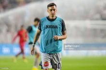 Mesut O'zil futbolchilik faoliyatini yakunladi