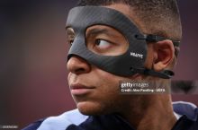 Mbappe Franciyaning "Paderborn"ga qarshi mashg'ulot o'yinida niqobda harakat qildi va ikkita gol urdi