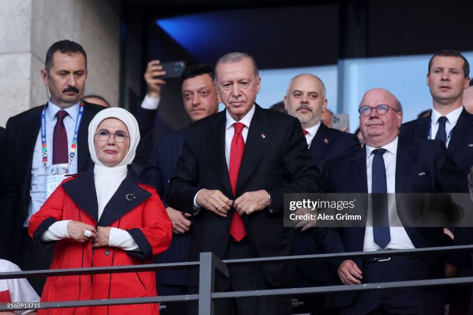 Evro-2024 1/4 final. Niderlaniya - Turkiya 2:1, Turkiya prezidenti va O'zil oyinni stadiondan kuzatishdi