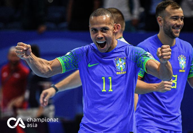 Futzal bo'yicha JCH 1/2 final. Braziliya "dabl penalti"dan gol urib g'alabani ilib ketdi