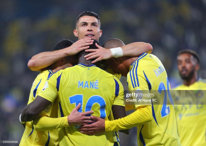 Samanta Buxton paypoq fotosurati Yasya Suxova bilan porno