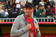 "Ҳурматли мухлислар, жамоадаги ишим давомида мени ҳар томонлама қўллаб-қувватлаганингиз учун катта раҳмат!" — Александр Хомяков
