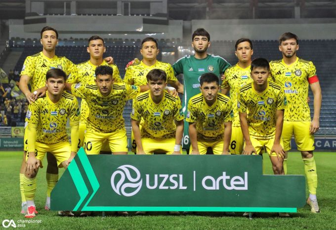 Pechka yonida qishloq jinsiy aloqasi Juda kuchli jinsiy aloqa