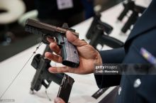 Қурол билан таҳдид қилинган АПЛ футболчиси кимлиги маълум бўлди