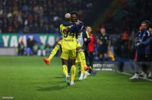 Turkiya Superligasi. Yutib turgan "Rizespor" ikkinchi bo'limda "Fenerbaxche"dan 5 ta gol o'tkazdi, Aliqulov tushirilmadi