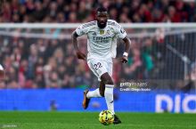 "Реал" Рюдигер билан музокара ўтказади