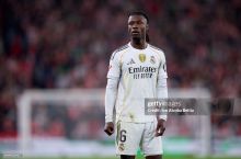 "Реал" Камавингага нарх қўйди