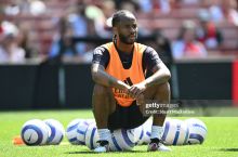 Раҳим Стерлингга АПЛдан янги даъвогар пайдо бўлди