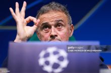 Энрике Диасни ҳимоя қилди ва уни Зидан билан таққослади