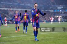 "Барселона" Левандовскига шартномани узайтириш учун иккита талаб қўйди