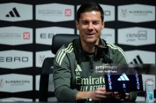 Хаби Алонсо "Ливерпуль" билан музокаралар олиб бормоқда, Слотнинг курсиси қимирлаб қолди