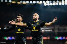 Брайан Мбеумо Робин ван Персининг натижасини такрорлади