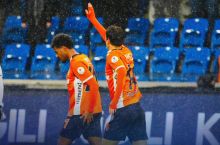 Туркия Суперлигаси. "Истанбул Башакшехир" ўз уйида "Ризеспор" билан дуранг ўйнади, Шомуродовдан навбатдаги гол