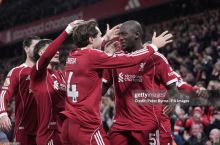 АПЛ. "Ливерпуль" ўз уйида "Ньюкасл"ни йирик ҳисобда мағлуб этди, Экитикедан дубль