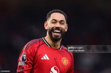 АПЛ. "Астон Вилла" ўз уйида ўйиннинг катта қисмини ўн киши бўлиб ўтказган "Брентфорд"га мағлуб бўлди, МЮ эса ғалабага эришди ва тўртинчи ўринга кўтарилиб олди