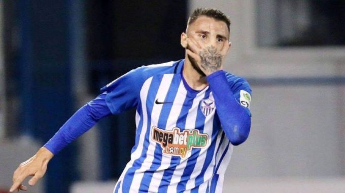 Отасига эмас, Роналдиньога ўхшашни хоҳлайдиган, гол нишонлагани учун жамоадан ҳайдалган "Бухоро"нинг икки ниқобли легионери билан танишамиз